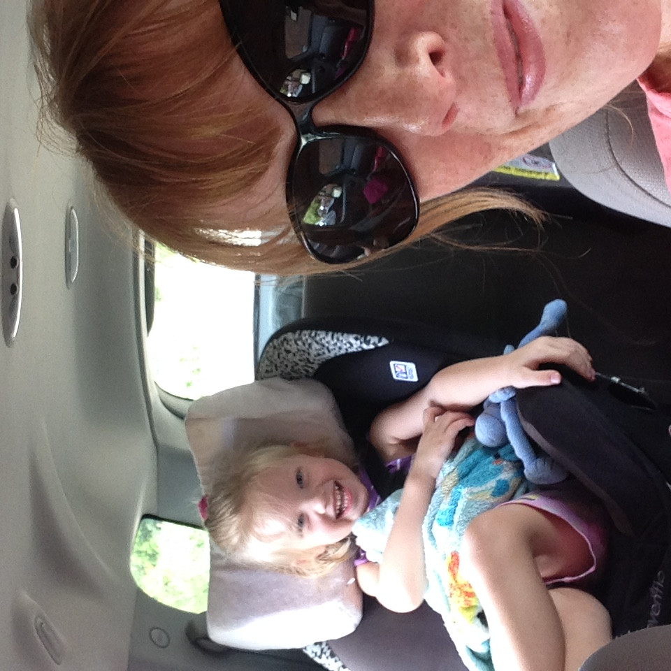 mommy daughter road trip selfie