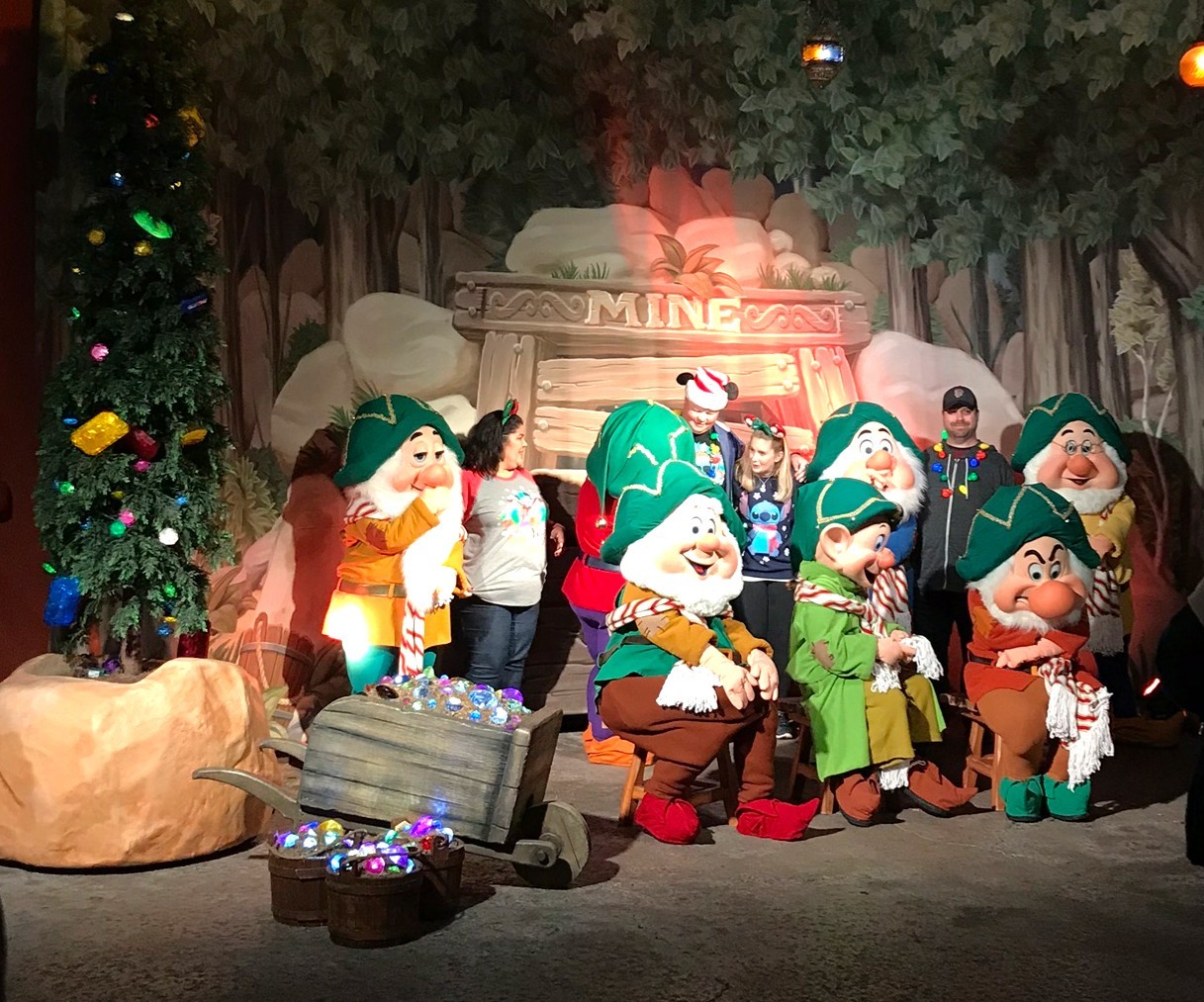 meeting the seven dwarves at mickey's very merry christmas party