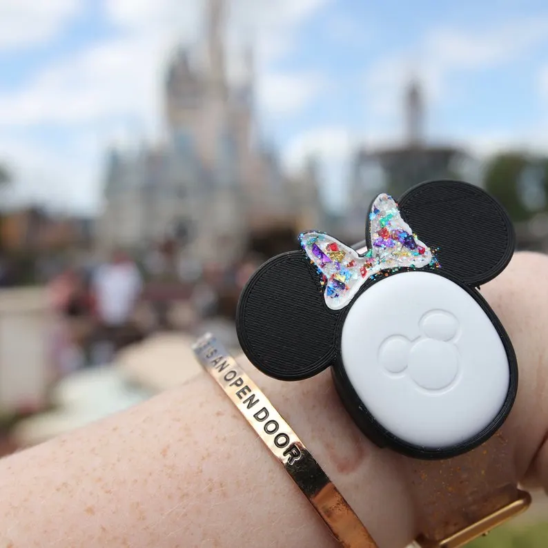 minnie mouse ears on magic band