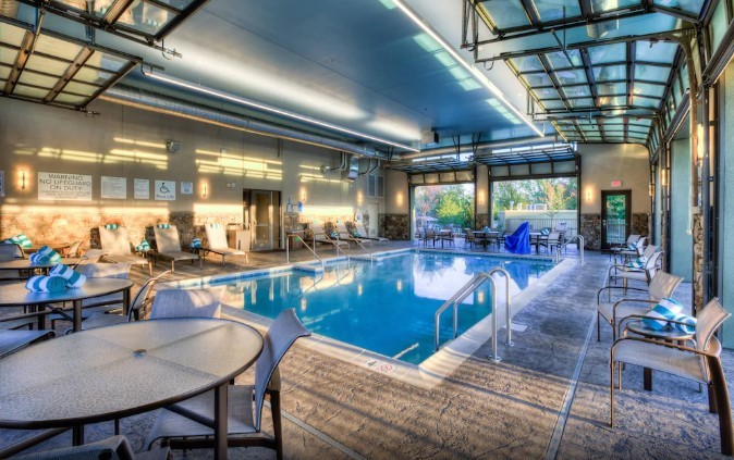 Courtyard By Marriott Pigeon Forge indoor pool