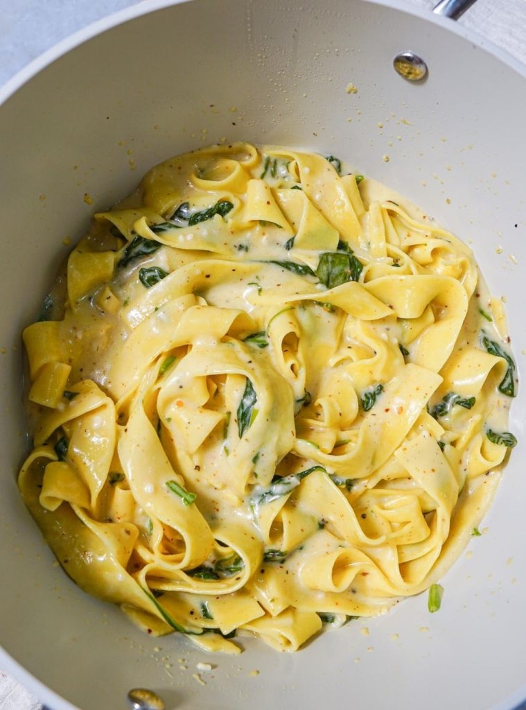One Pot Creamy Garlic Butter Pasta