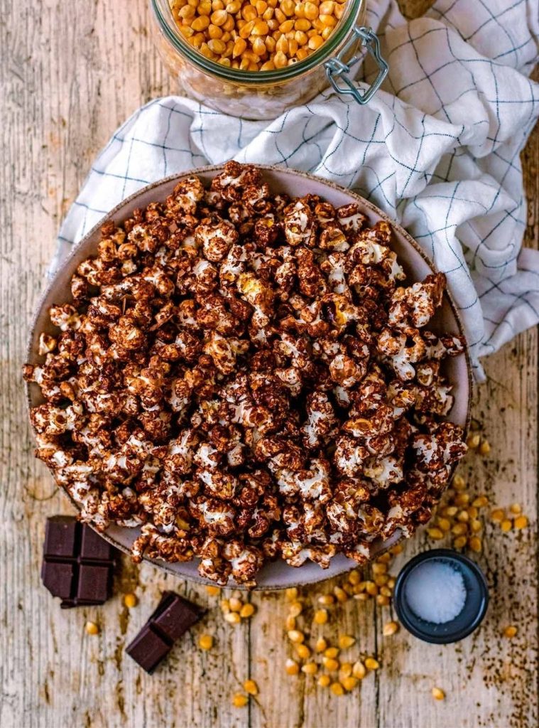 Easy Chocolate Popcorn