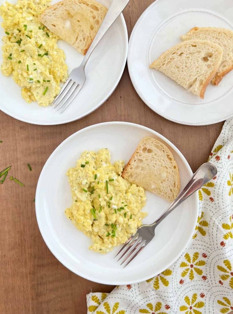 Easy Scrambled Eggs with Cottage Cheese