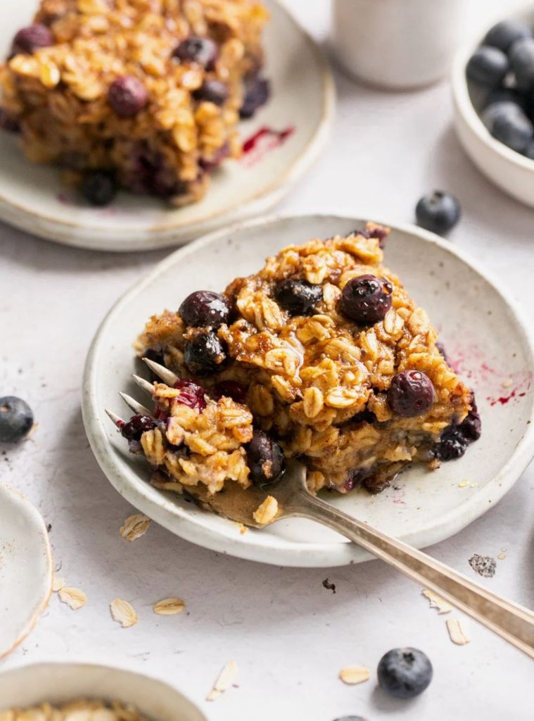 Easy Vegan Baked Oats with Protein Powder