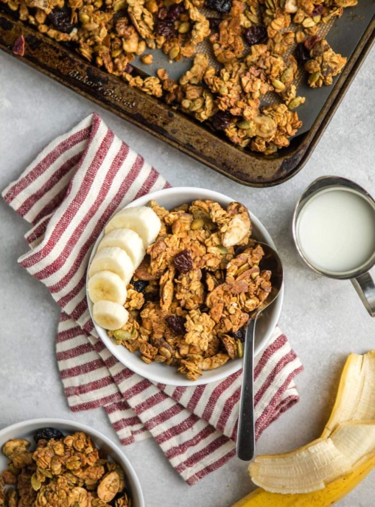 Easy Vegan Granola (9 Ingredients)
